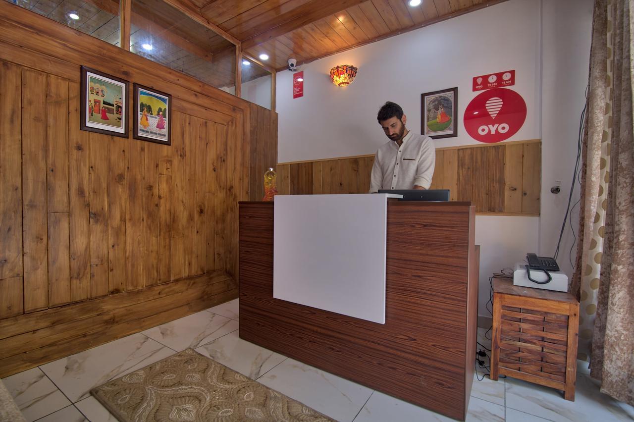 Oyo 13755 Woodstock Inn Dalhousie Bagian luar foto